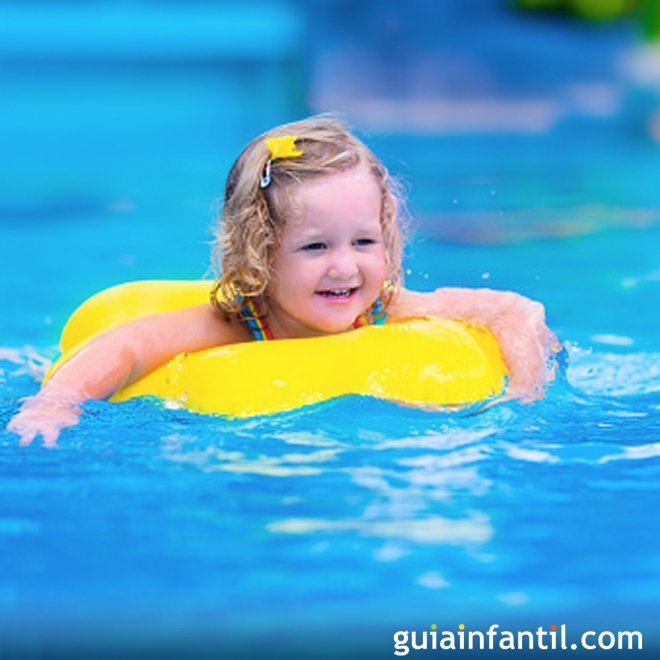 Perigos que os bebês enfrentam na piscina