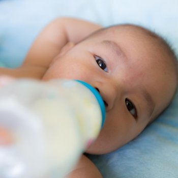 Como evitar a desidratação em bebês lactentes