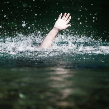 O que é o afogamento secundário em crianças