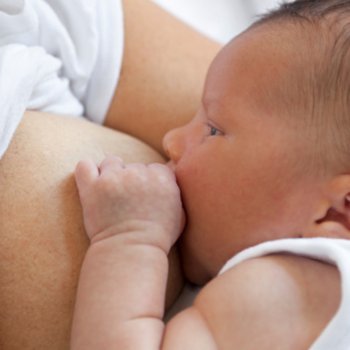 Como o aumento ou redução da mama afeta no aleitamento materno