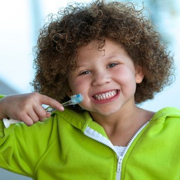 Limpeza dental. Entrevista com Gustavo Camañas