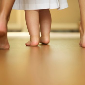 6 conselhos para ajudar o bebê a andar