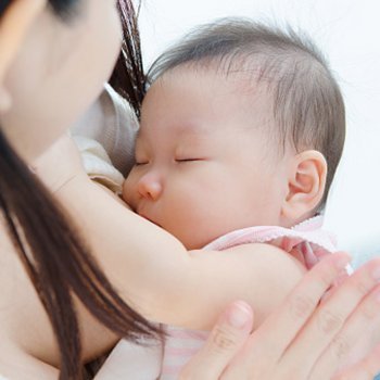 Como deve se alimentar uma mamãe lactante