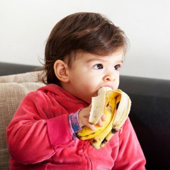10 poderes da banana na dieta de bebês e crianças