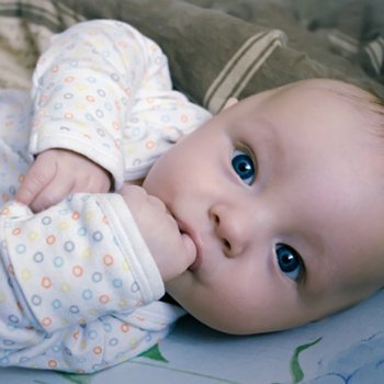 5 conselhos para evitar que a criança chupe os dedos