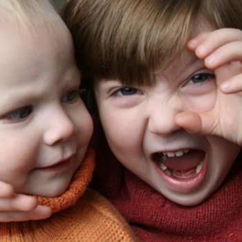 Como deter o bullying entre irmãos
