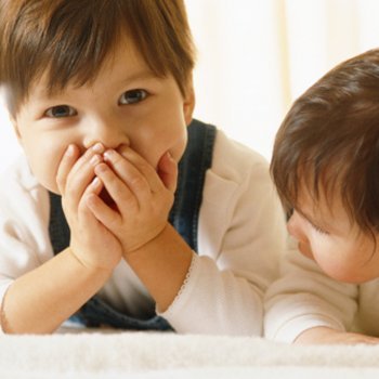 Conselhos para educar crianças que falam demais