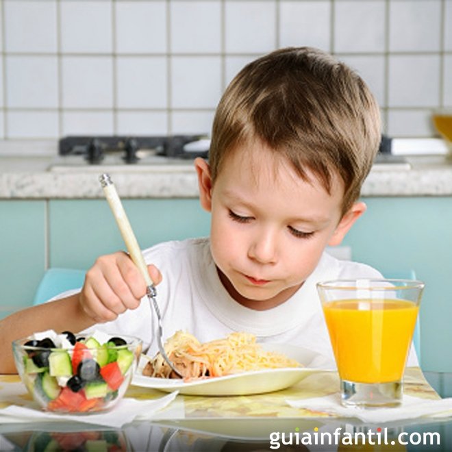 6 conselhos para ensinar à criança bons modos à mesa