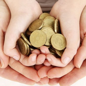 Os 7 erros dos pais que dão mesada aos filhos