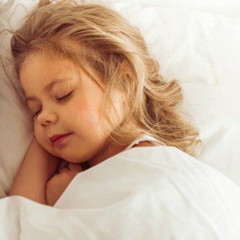 Por que existem crianças que falam em sonhos