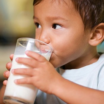 Leite de soja para crianças: vantagens e desvantagens