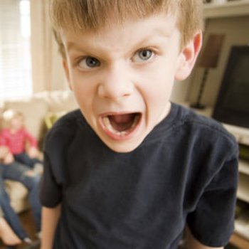 Como canalizar a ira nas crianças