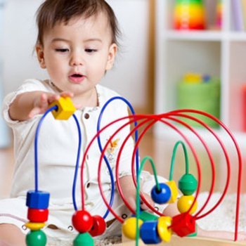 Por que comprar brinquedos de madeira para as crianças