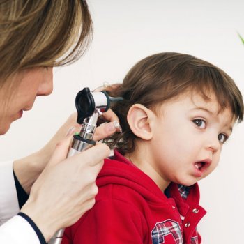 Bebê ou criança surda