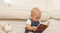 Ler para bebês estimula desenvolvimento