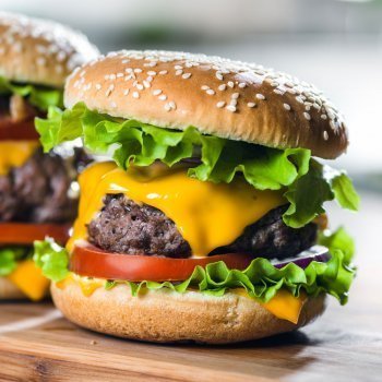Hambúrguer americano caseiro com sabor autêntico