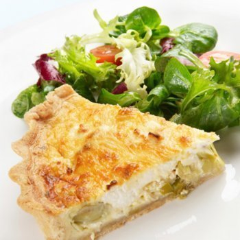 Quiche de aspargos e bacon para crianças