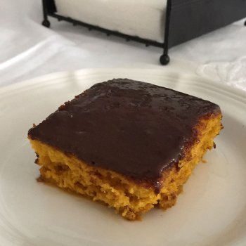 Bolo caseiro de cenoura. Receita fácil e rápida