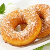 Donuts caseiros. Receita para a merenda das crianças