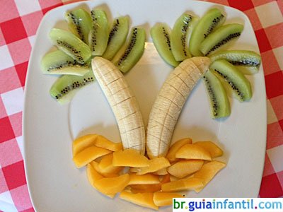 Receita de frutas para as crianças. Coqueiros de frutas Receita de frutas para as crianças. Coqueiros de frutas