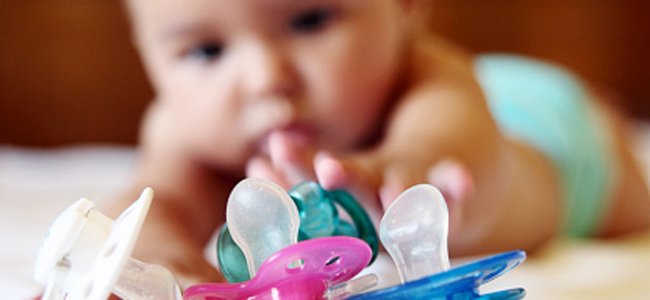 10-coisas-que-o-seu-bebê-nunca-deve-compartilhar A 10-coisas-que-o-seu-bebê-nunca-deve-compartilhar A