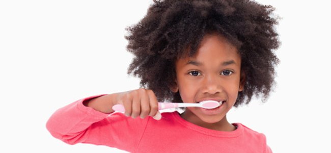 como-evitar-mau-hálito-das-crianças A como-evitar-mau-hálito-das-crianças A