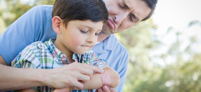 ferimentos-primeiros-socorros-crianças A ferimentos-primeiros-socorros-crianças A