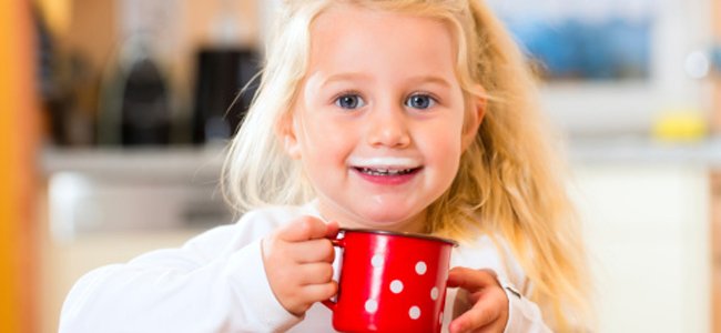 mais-cálcio-e-vitaminas-d-ossos-crianças A