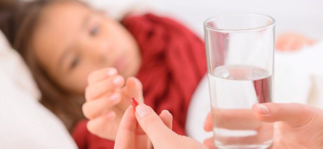 o-que-fazer-se-a-criança-vomita-medicamento A