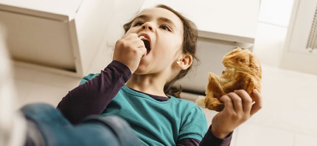 alimentos-prejudiciais-para-o-coração-da-criança A