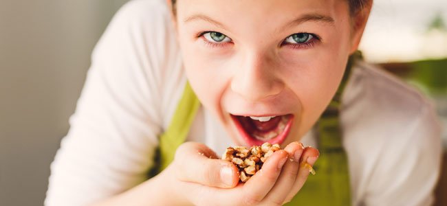 alimentos-que-facilmente-as-crianças-se-engasgam A