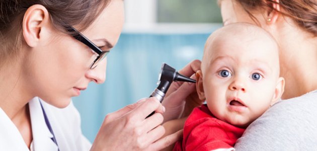 exame-ouvido-bebê-surdo A