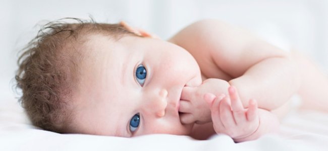 por-que-existem-crianças-que-chupam-dedos A por-que-existem-crianças-que-chupam-dedos A