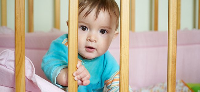 quando-passar-o-bebê-do-berço-para-a-cama A