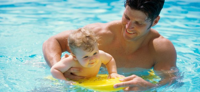 a-necessidade-de-ensinar-criança-a-nadar A a-necessidade-de-ensinar-criança-a-nadar A