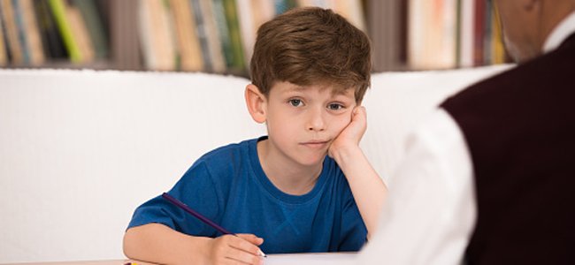 como-ensinar-normas-sociais-simples-crianças A