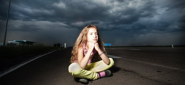 como-proteger-crianças-tempestades-elétricas A como-proteger-crianças-tempestades-elétricas A