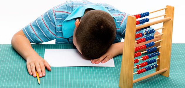 criança-preguiçosa-desânimo-triste A criança-preguiçosa-desânimo-triste A