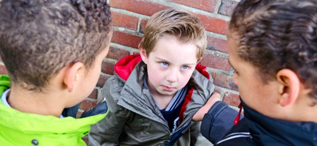 o-que-permite-e-não-denuncia-bullying-cúmplice A o-que-permite-e-não-denuncia-bullying-cúmplice A