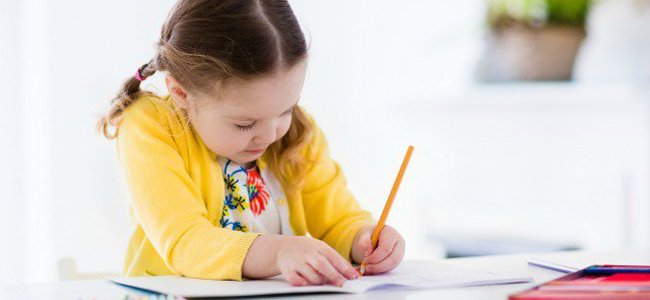 por-que-existem-crianças-que-nascem-canhotas A