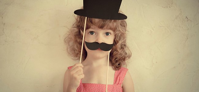 quando-a-criança-brinca-de-se-vestir-sexo-oposto A