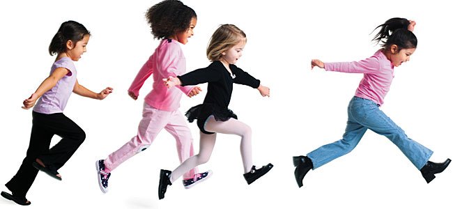 Como é uma criança que tem 4 anos de idade Como é uma criança que tem 4 anos de idade