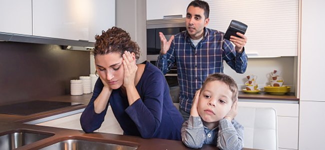 5-causas-de-brigas-entre-casais-filhos A