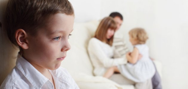 ciúmes-irmãos-novo-bebê A ciúmes-irmãos-novo-bebê A