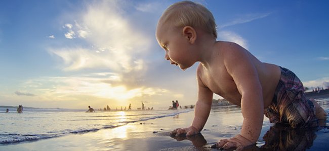 crianças-e-bebês-com-medo-água A crianças-e-bebês-com-medo-água A