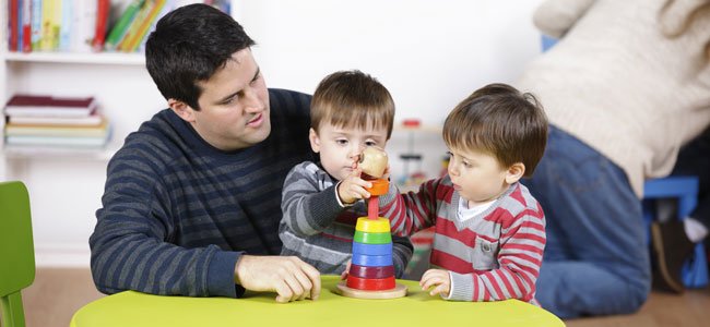 A melhor forma de educar os filhos gêmeos A melhor forma de educar os filhos gêmeos