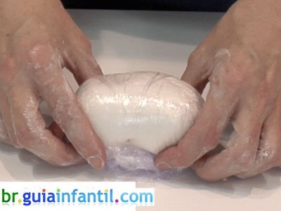 Receita de fondant ou massa de açucar para decorar bolos Receita de fondant ou massa de açucar para decorar bolos