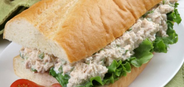 sanduíche-de-atum A sanduíche-de-atum A